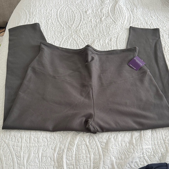 Yummie Pants - NWT YUMMIE stretch twill green-gray style yt2-486 size 3X/3TG with pockets